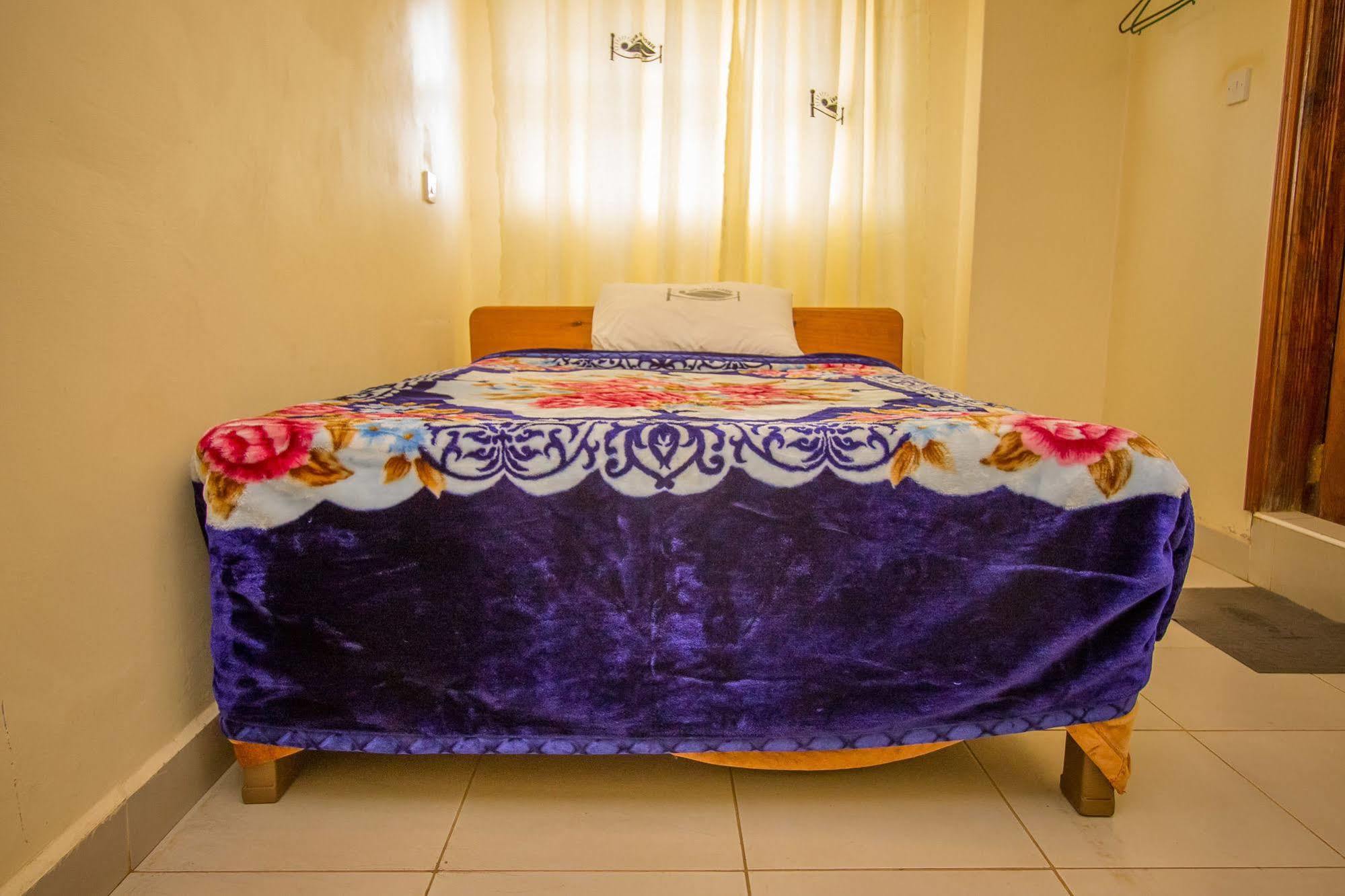Sun Guest House Ньери Экстерьер фото