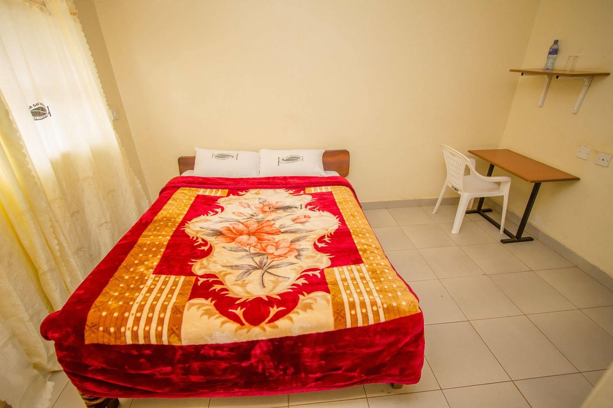 Sun Guest House Ньери Экстерьер фото